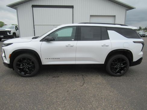 Certified 2024 Chevrolet Traverse RS w/ LPO, Floor Liner Package AWD/4WD image 8