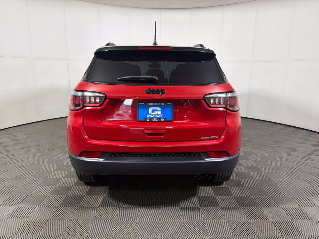 Used 2018 Jeep Compass Latitude w/ Popular Equipment Group FWD image 6