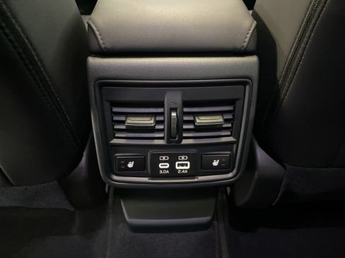 Used 2026 Subaru Outback Limited AWD/4WD image 14