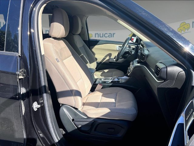 Used 2022 Ford Explorer XLT AWD/4WD image 7