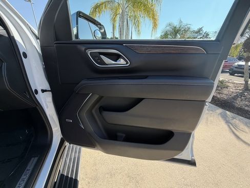 Used 2024 Chevrolet Tahoe Premier w/ Premium Package image 39