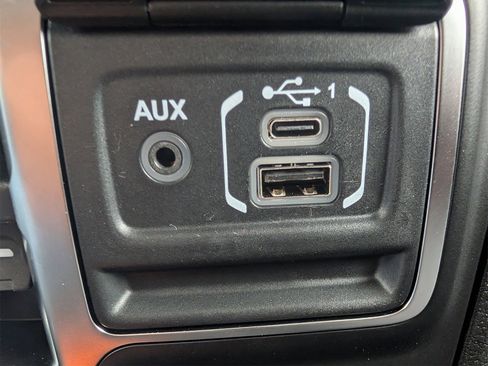 Used 2025 Jeep Wrangler Unlimited Rubicon w/ Technology Group image 21