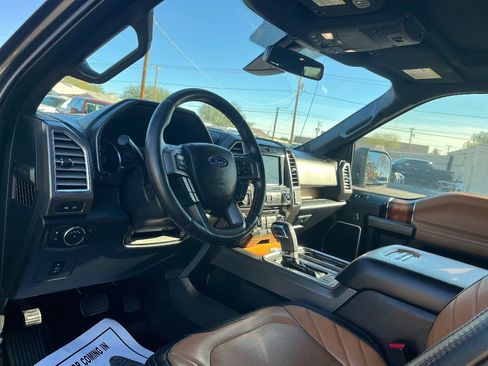 Used 2016 Ford F150 Limited w/ Trailer Tow Package image 27