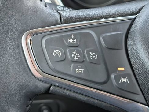 Used 2020 Chevrolet Equinox LT FWD image 25
