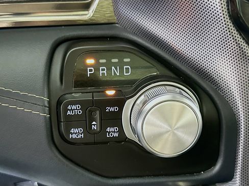 Used 2021 RAM 1500 Limited AWD/4WD image 18