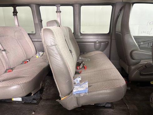 Used 2017 Chevrolet Express 3500 LT w/ LT Preferred Equipment Group RWD image 20