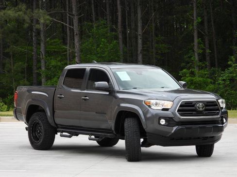 Used 2019 Toyota Tacoma SR5 RWD image 8