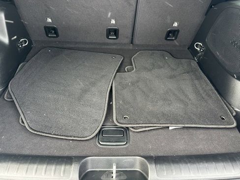 Used 2020 Jeep Cherokee Limited w/ Technology Group image 18