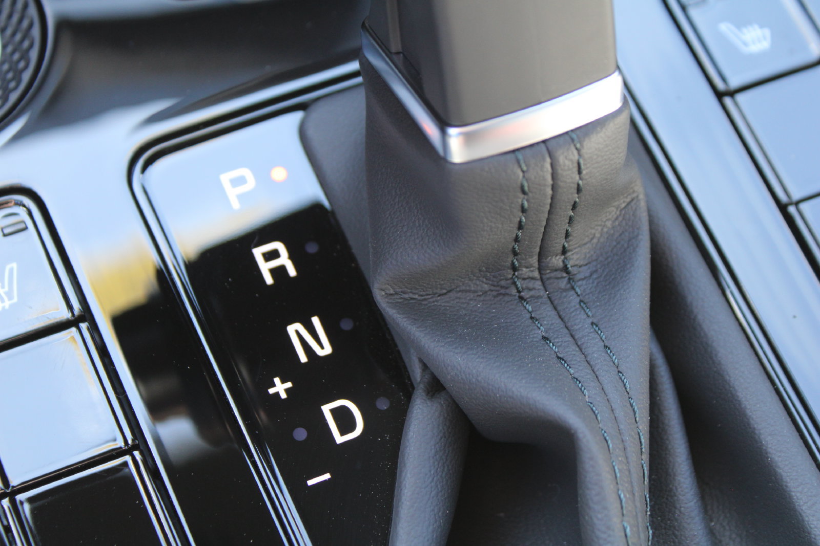 New 2026 Kia Niro EX FWD image 34