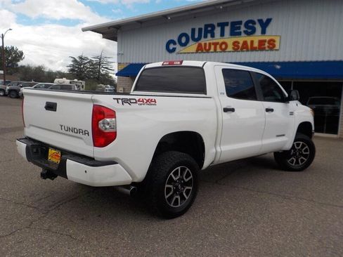 Used 2017 Toyota Tundra SR5 w/ TRD Off Road Package image 11