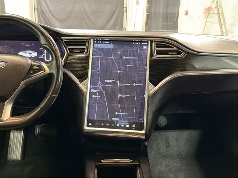 Used 2016 Tesla Model S 70D image 17