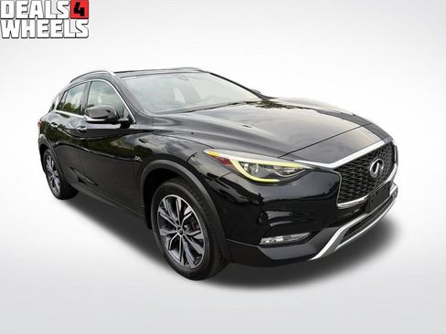Used 2018 INFINITI QX30 Premium w/ Navigation Package AWD/4WD image 7