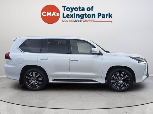 Used 2021 Lexus LX 570 4WD w/ Luxury Package image 6