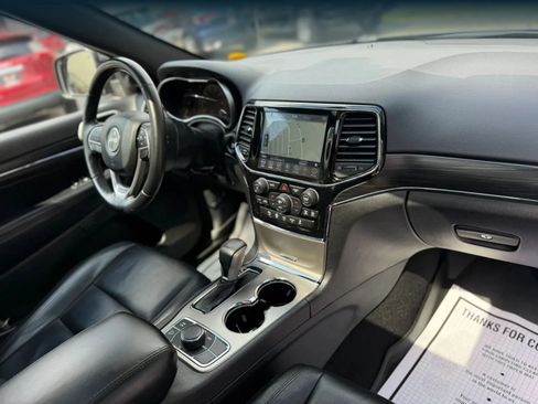 Used 2019 Jeep Grand Cherokee Limited AWD/4WD image 15