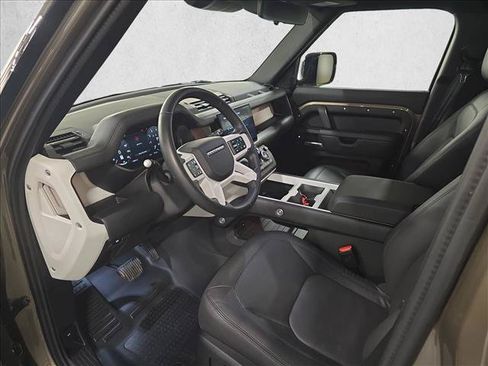 Used 2025 Land Rover Defender 110 X-Dynamic SE AWD/4WD image 15