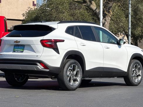 New 2026 Chevrolet Trax LT w/ Driver Confidence Package FWD image 3