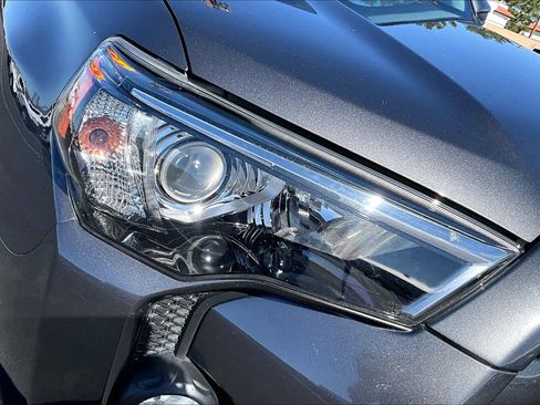 Used 2016 Toyota 4Runner SR5 AWD/4WD image 28