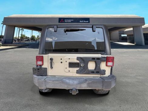 Used 2018 Jeep Wrangler Sport AWD/4WD image 7