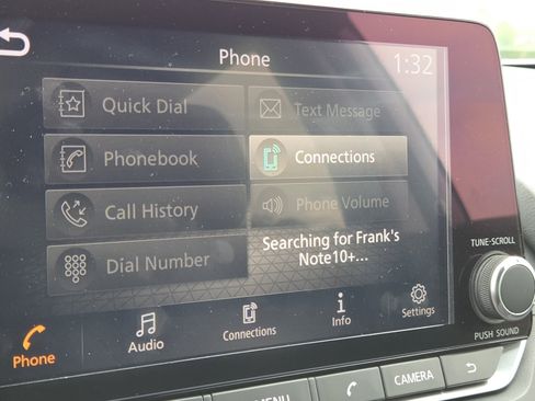 Used 2023 Nissan Rogue SV FWD image 4