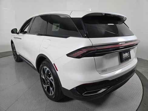 New 2026 Lincoln Nautilus Premier image 7