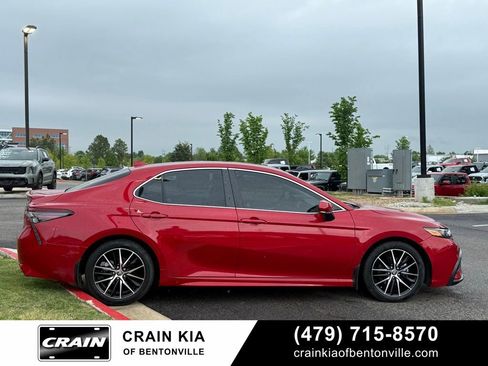 Used 2023 Toyota Camry SE w/ Convenience Package FWD image 8