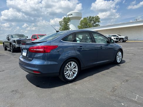 Used 2018 Ford Focus Titanium w/ Titanium Technology Package FWD image 5
