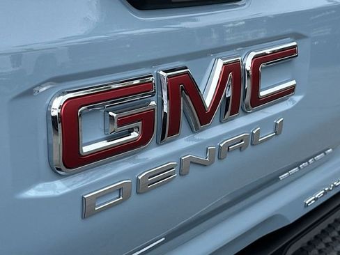 New 2026 GMC Canyon Denali image 33