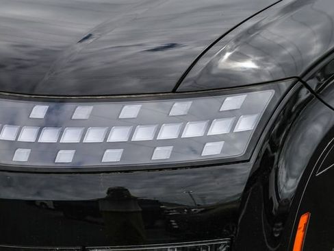 New 2026 Hyundai Ioniq 9 SEL image 5