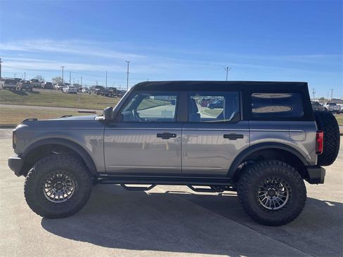New 2025 Ford Bronco 4-Door image 6