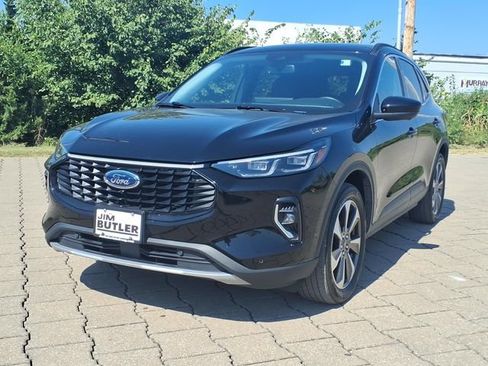 Used 2023 Ford Escape Platinum AWD/4WD image 3