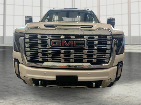 Used 2024 GMC Sierra 2500 Denali w/ Denali Reserve Package image 20