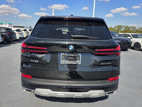 New 2026 BMW X5 xDrive40i w/ Premium Package image 3