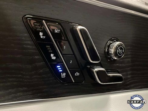 Used 2023 Cadillac Lyriq 2WD image 34