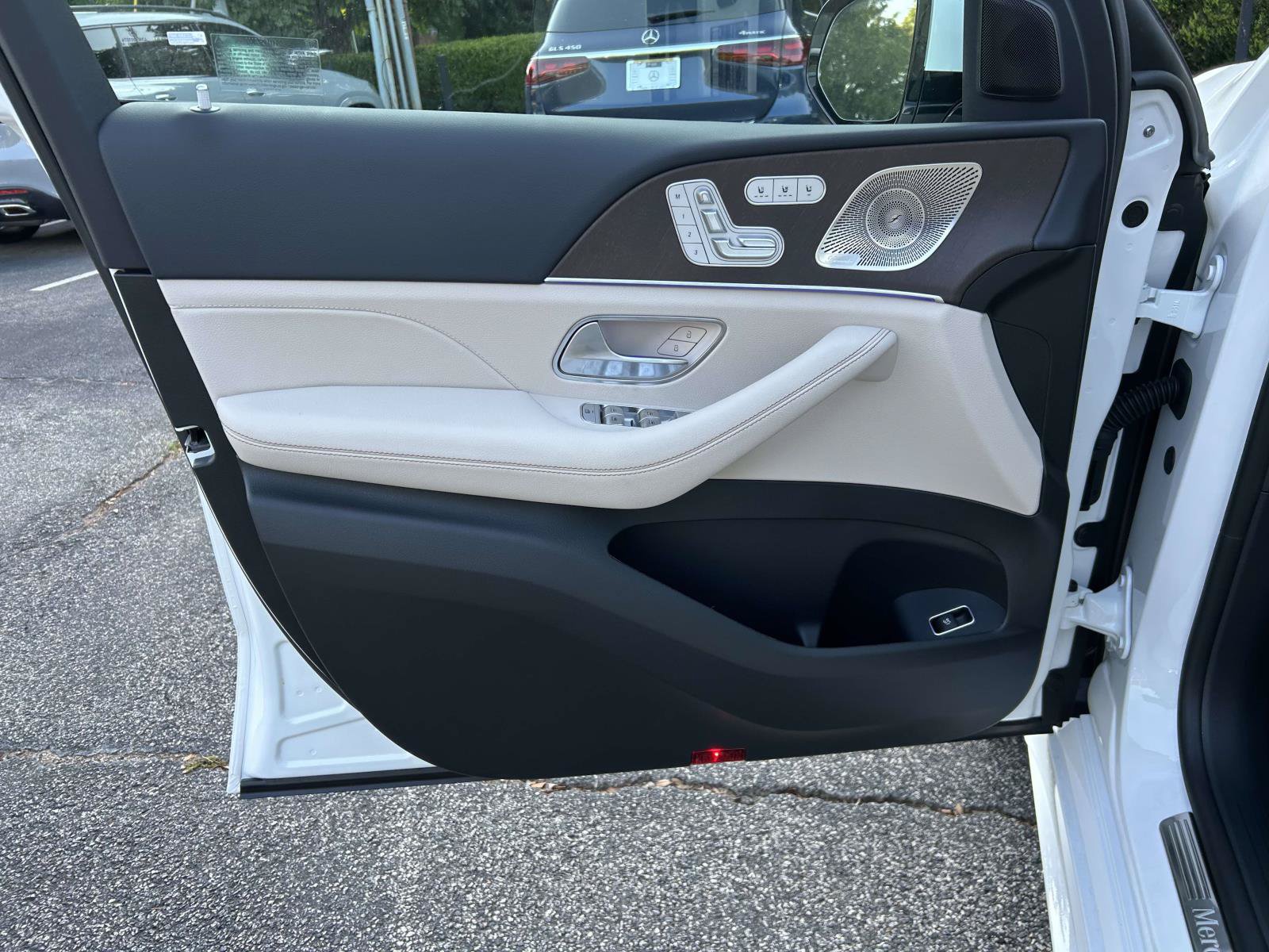 New 2027 Mercedes-Benz GLS 450 4MATIC image 18