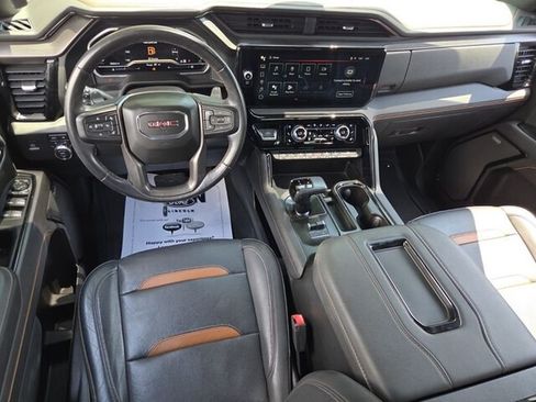 Used 2022 GMC Sierra 1500 AT4 w/ AT4 Premium Package AWD/4WD image 11