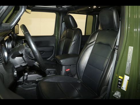 Used 2021 Jeep Wrangler Unlimited Sahara image 20