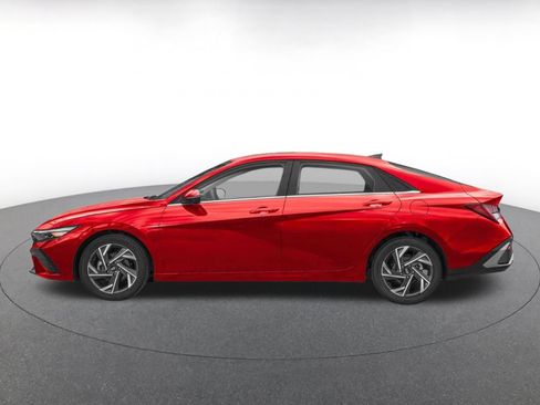 Used 2025 Hyundai Elantra Limited FWD image 3