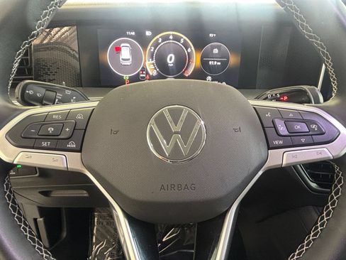 Used 2026 Volkswagen Tiguan SE AWD/4WD image 29