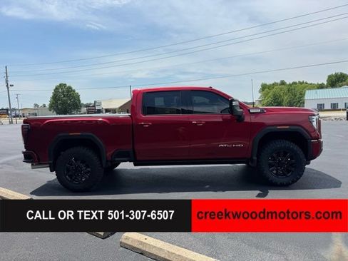 Used 2024 GMC Sierra 2500 AT4 w/ AT4 Premium Plus Package AWD/4WD image 7