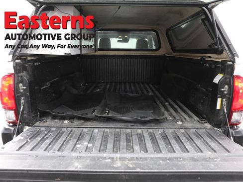 Used 2020 Toyota Tacoma SR RWD image 9