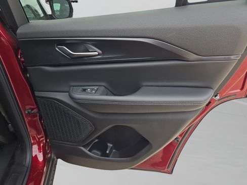 New 2025 Jeep Grand Cherokee Altitude RWD image 36