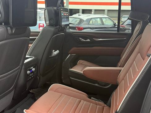 Used 2024 GMC Yukon XL Denali Ultimate image 42