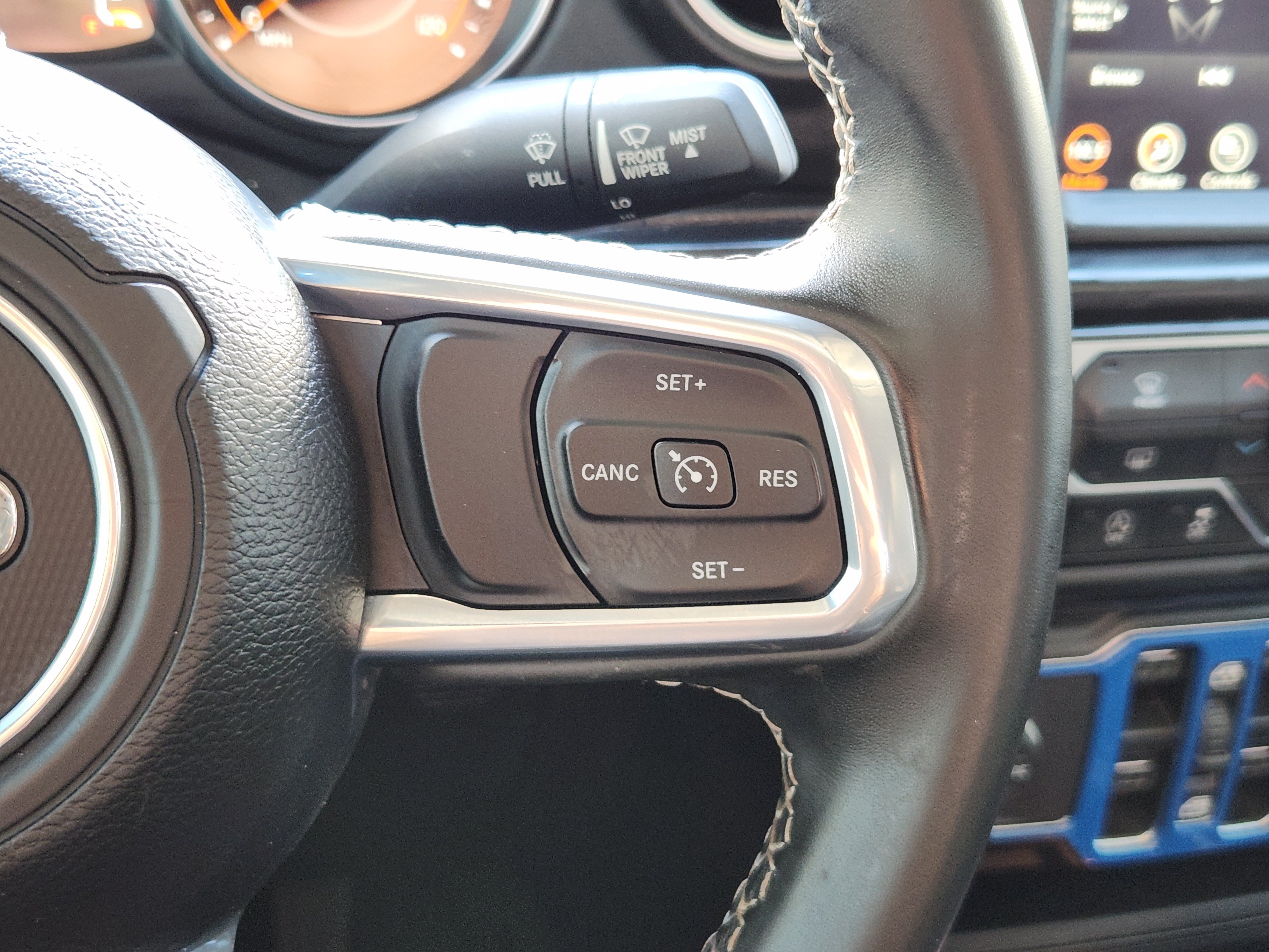 Used 2022 Jeep Gladiator Overland w/ Popular Equipment Package AWD/4WD image 29