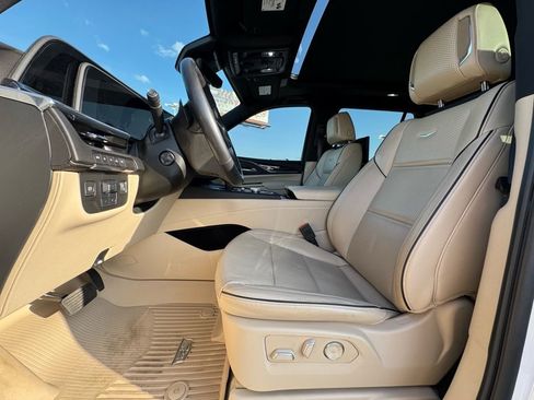 Certified 2023 Cadillac Escalade Premium Luxury w/ Performance Package image 23
