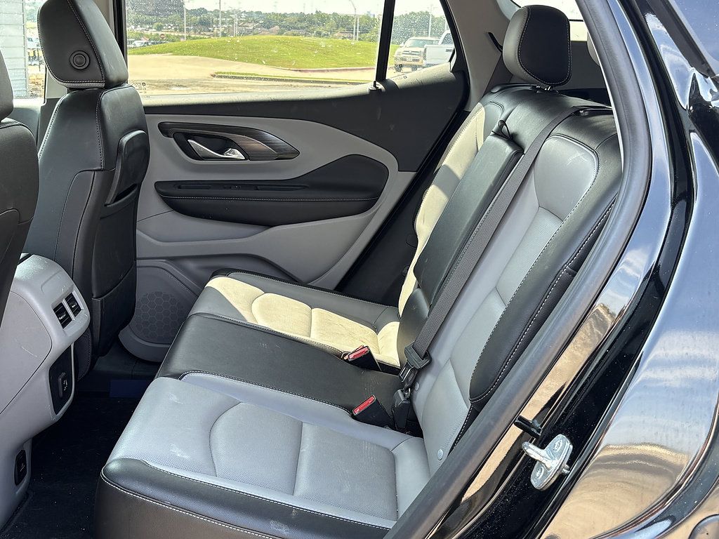Used 2022 GMC Terrain SLT w/ Tech Package AWD/4WD image 8