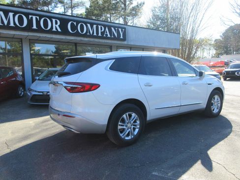 Used 2020 Buick Enclave Essence w/ Sound and Sites Package image 2