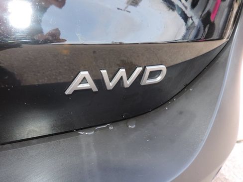 Used 2025 Nissan Kicks S AWD/4WD image 17