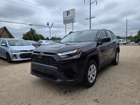 Used 2025 Toyota RAV4 LE AWD/4WD image 3