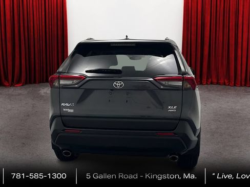 Certified 2021 Toyota RAV4 XLE Premium AWD/4WD image 6