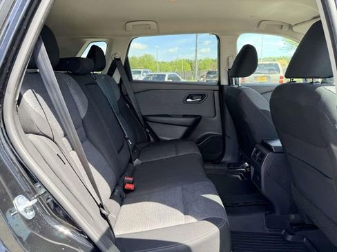 Used 2023 Nissan Rogue SV image 11